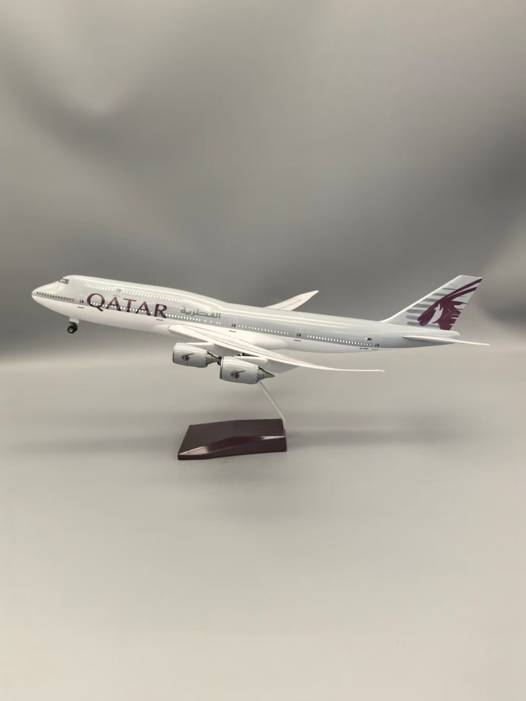Model samolotu Boeing B747-8 Q – Home Decor Qatar recenzja i cena