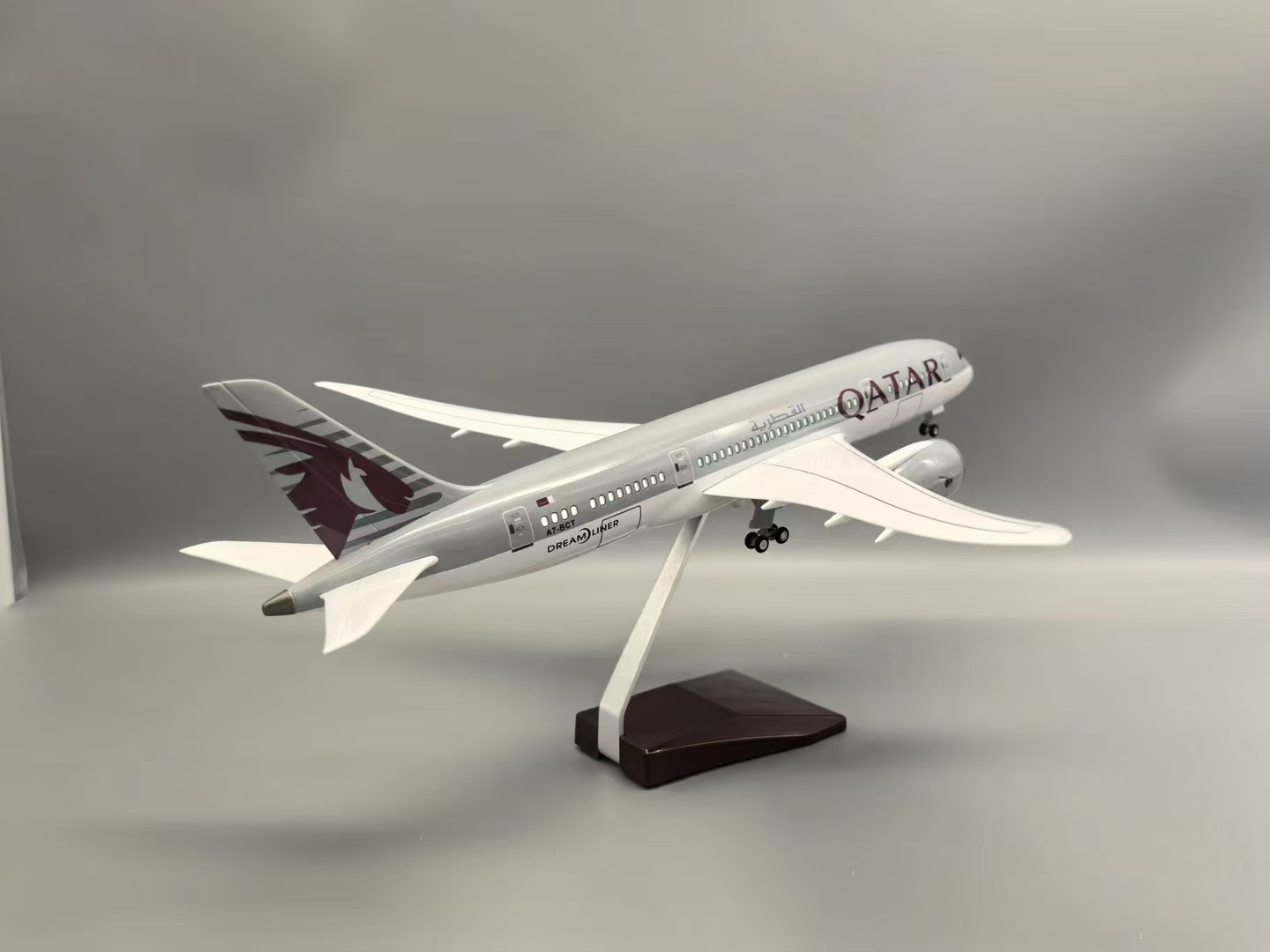 47cm Model Samolotu Qatar B787 – Home Decor Qatar recenzja i cena